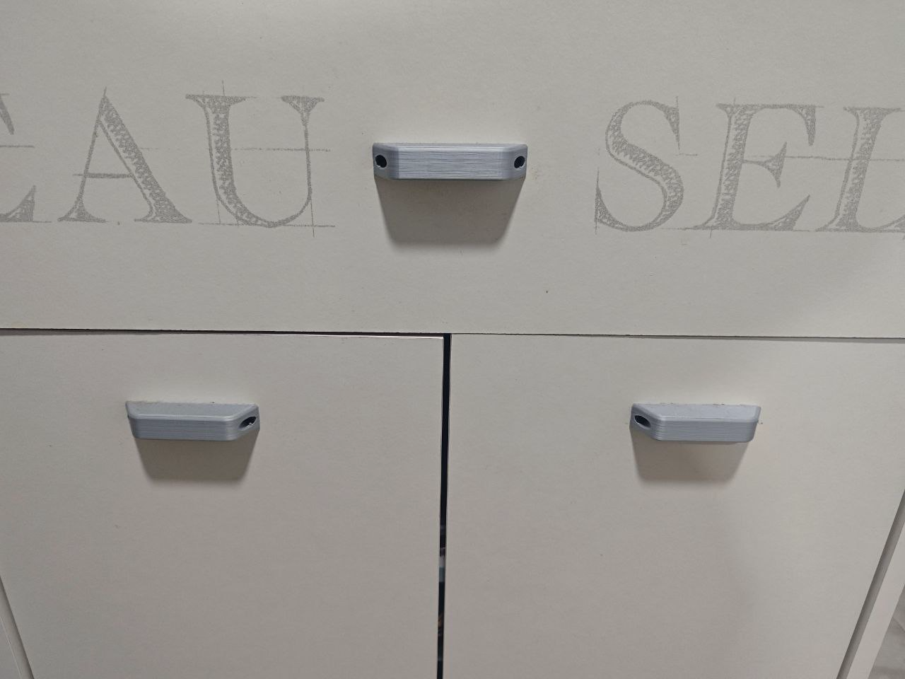 Parametric drawer pull