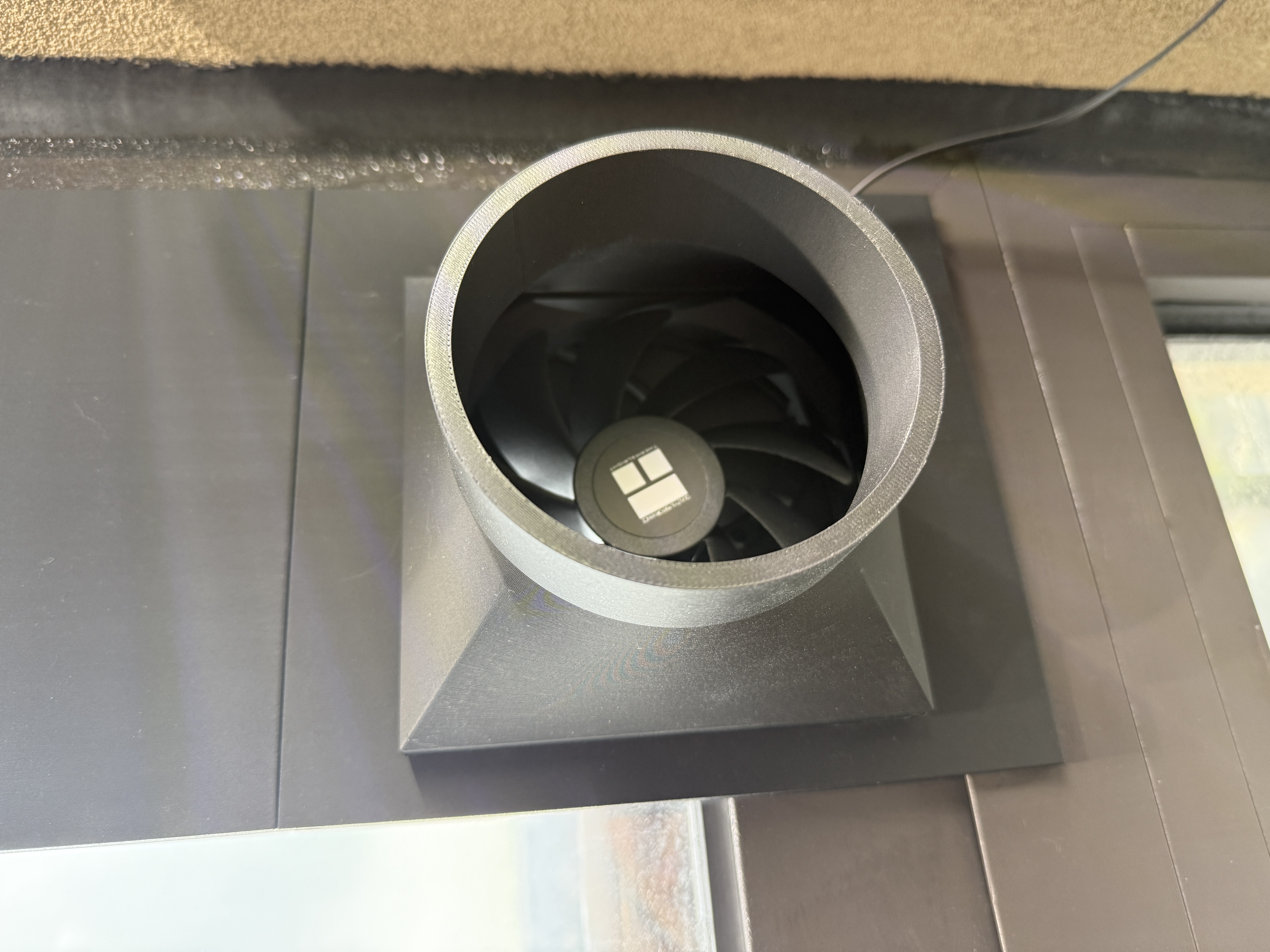 Miniatura 1 do modelo 3D 推拉窗户排气口隔板（不影响窗户开关版）