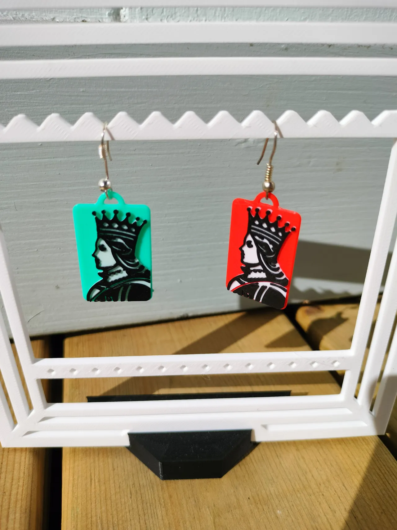 Queen card earrings view 3
