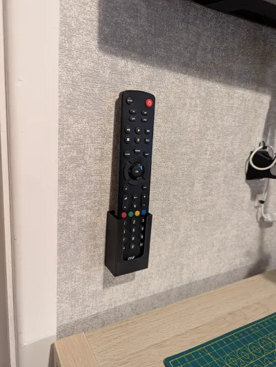 Miniatura 2 do modelo 3D Wall Mounted Remote Holder