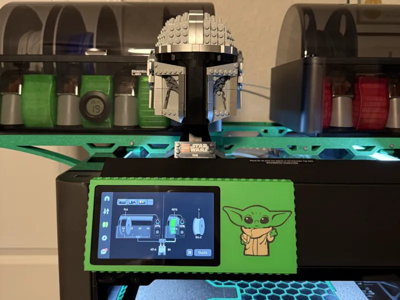 H2 Series Brick Display Frame - Grogu
