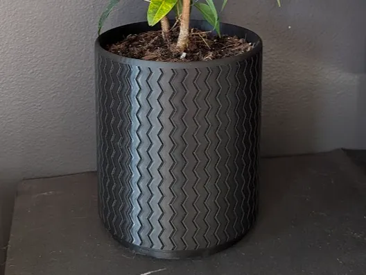 "Super Bolt" Planter