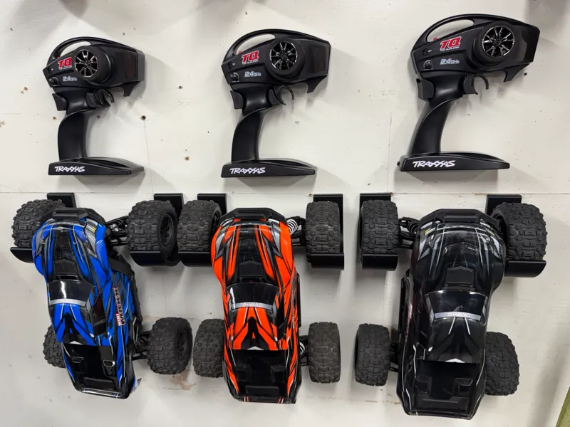 Traxxas Mini Maxx Wall Mount