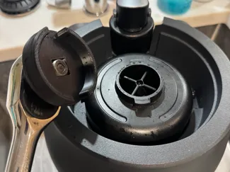 Pinter cap removal tool