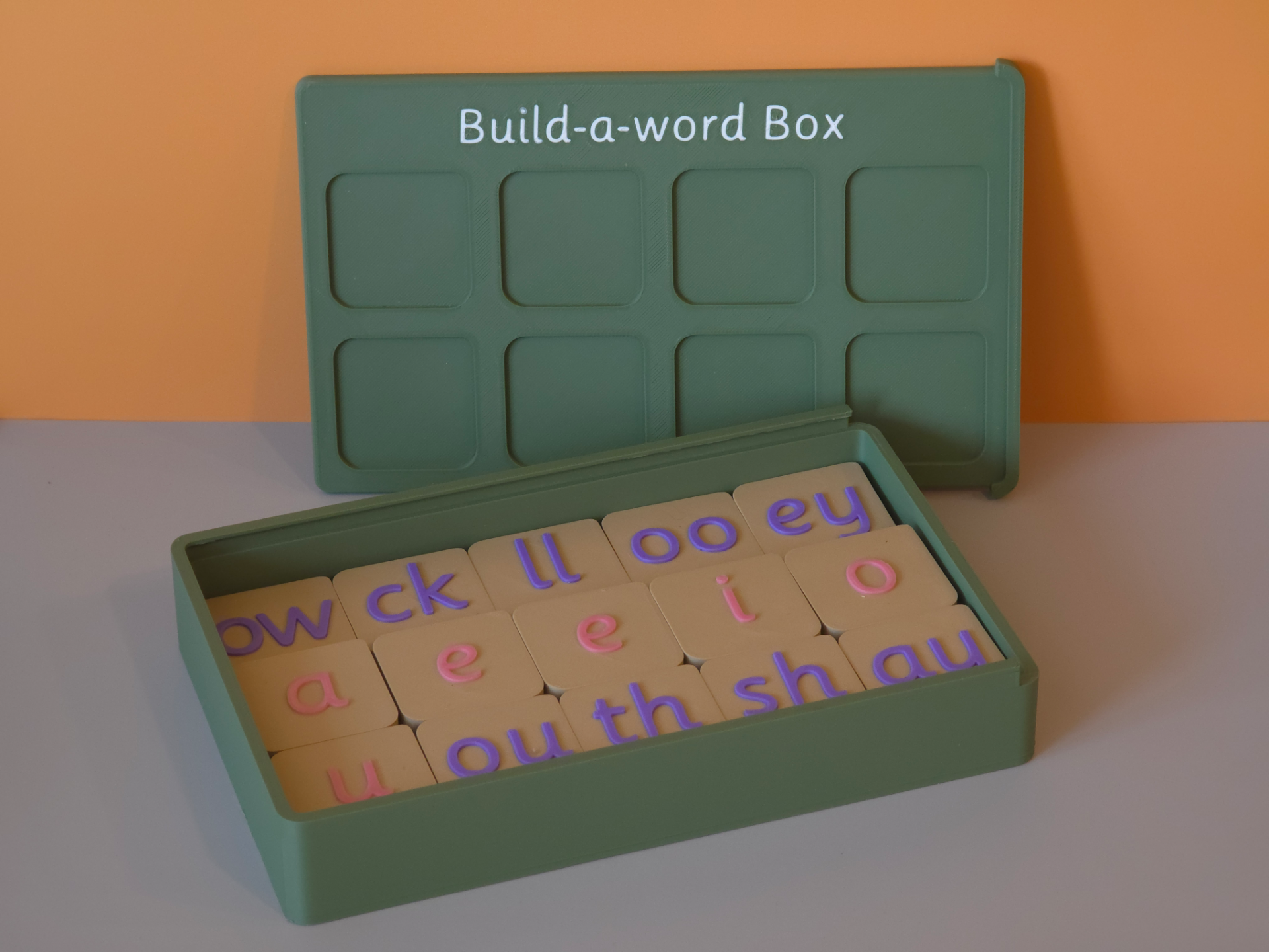 Build-a-word Box phonics tiles - 1