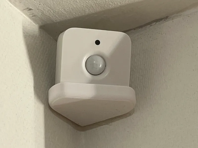 Philips Hue Motion detector corner mount