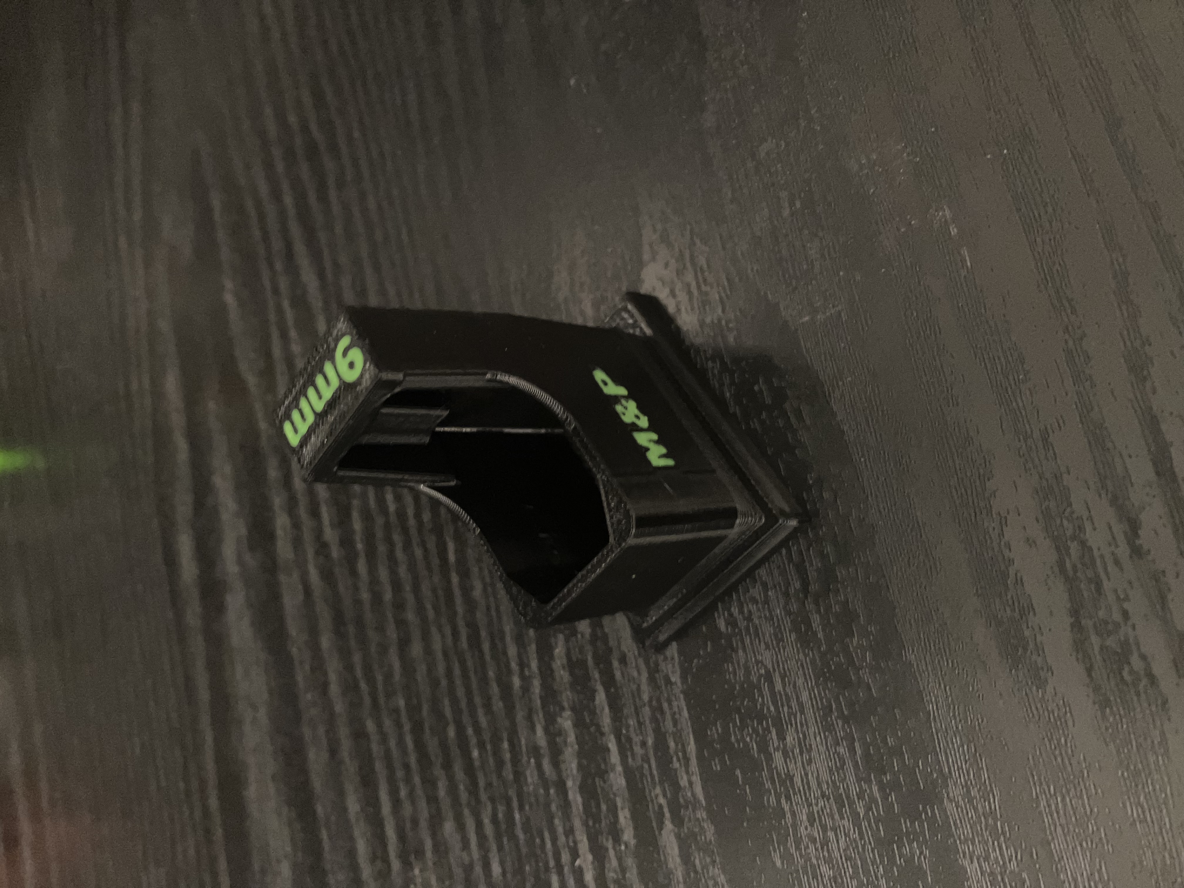 Miniatura 1 do modelo 3D Smith and Wesson M&P Shield plus speed loader