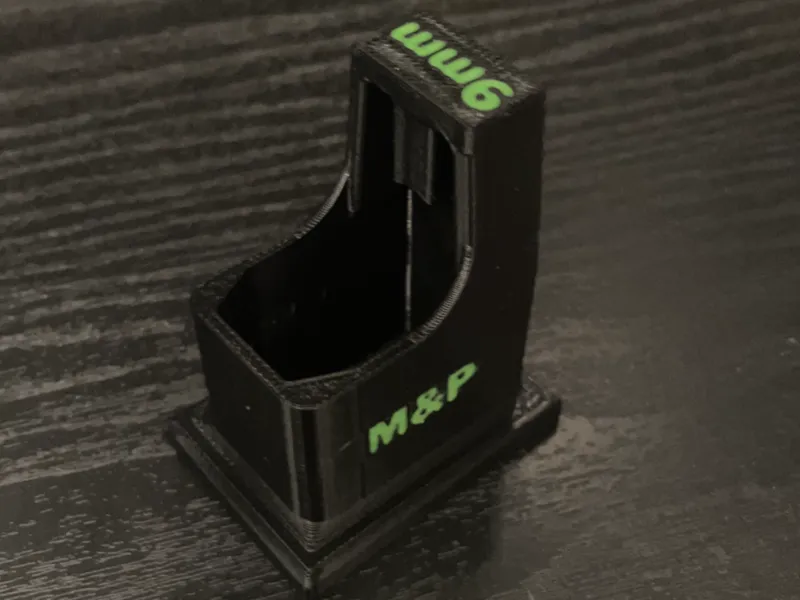 Smith and Wesson M&P Shield plus speed loader