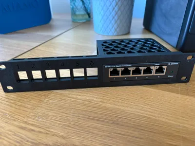 Supporto Rack 10" 1U per TP-Link SG105 +6 Keystone