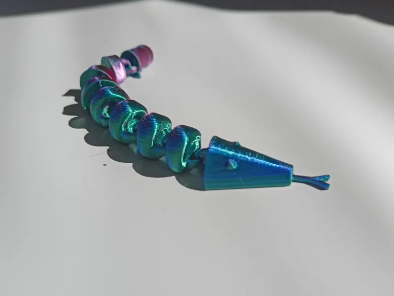 Articulated snake fidget