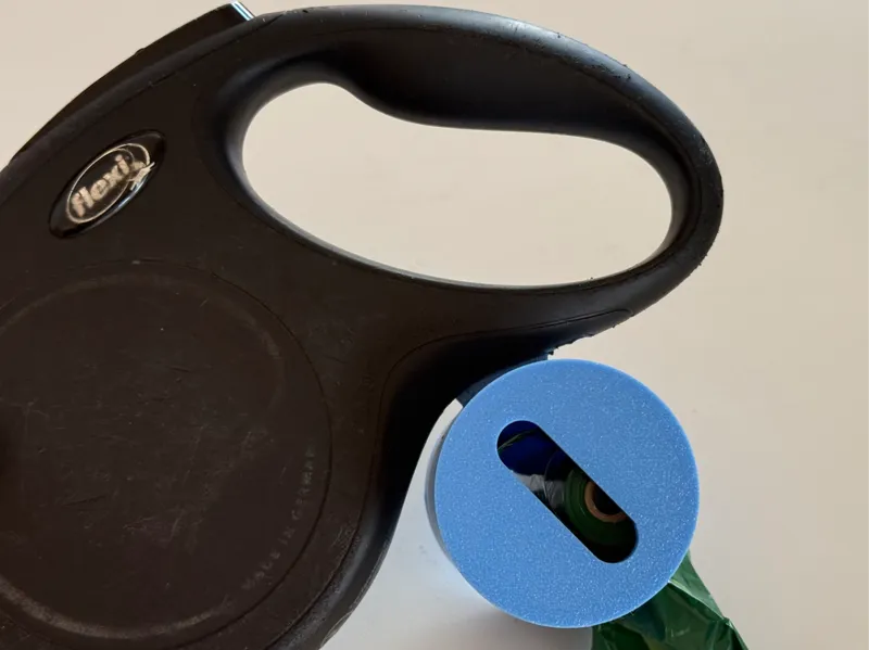 Improved Dog Waste Bag Holder for Flexi Leashes