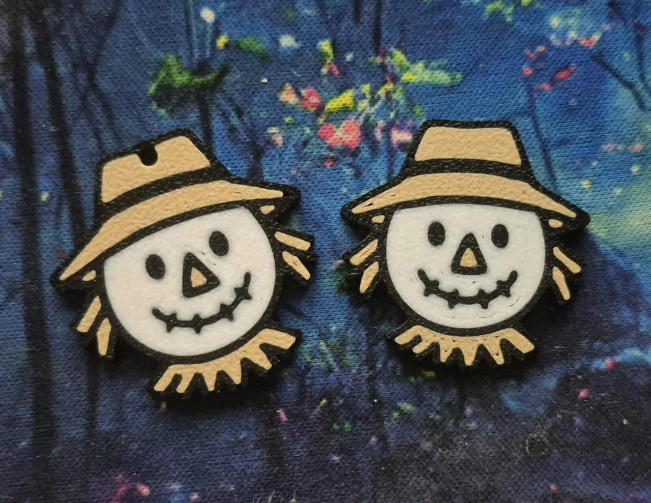 Scarecrow Head Earrings view 2