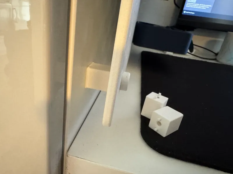 Skadis distance pieces for thick tape