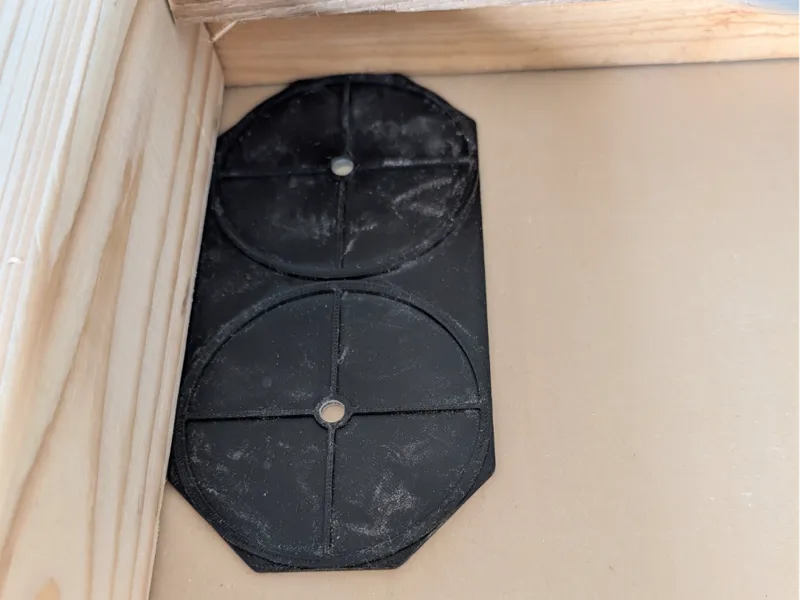 Drill template for 82 mm junction box