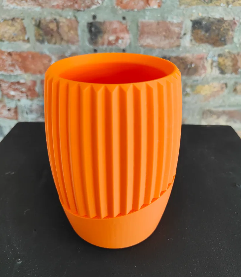 Vase nervuré partiel