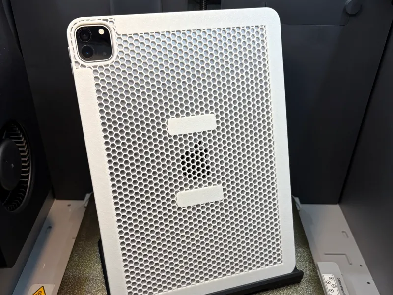 11-inch iPad Pro 背板贴/粘贴式手机壳（Make Back Flat Again）