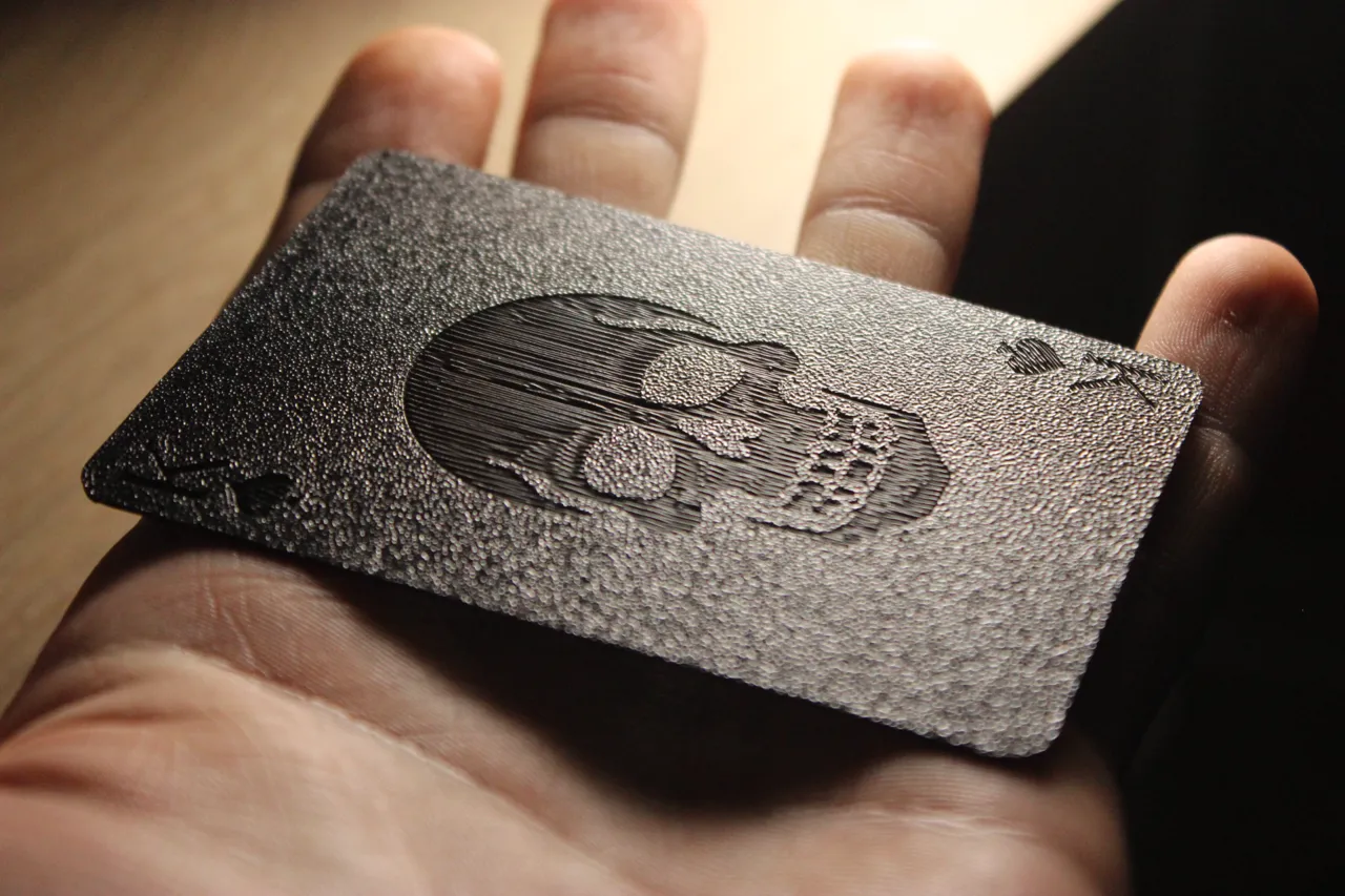 Throwing card view 3