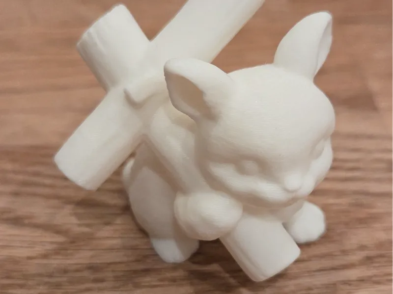 Hase trägt ein Kreuz