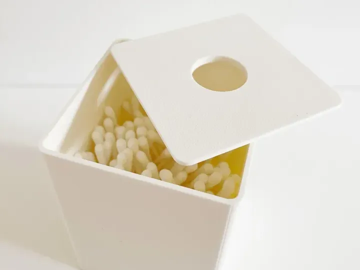 Boîte multi-usage avec couvercle