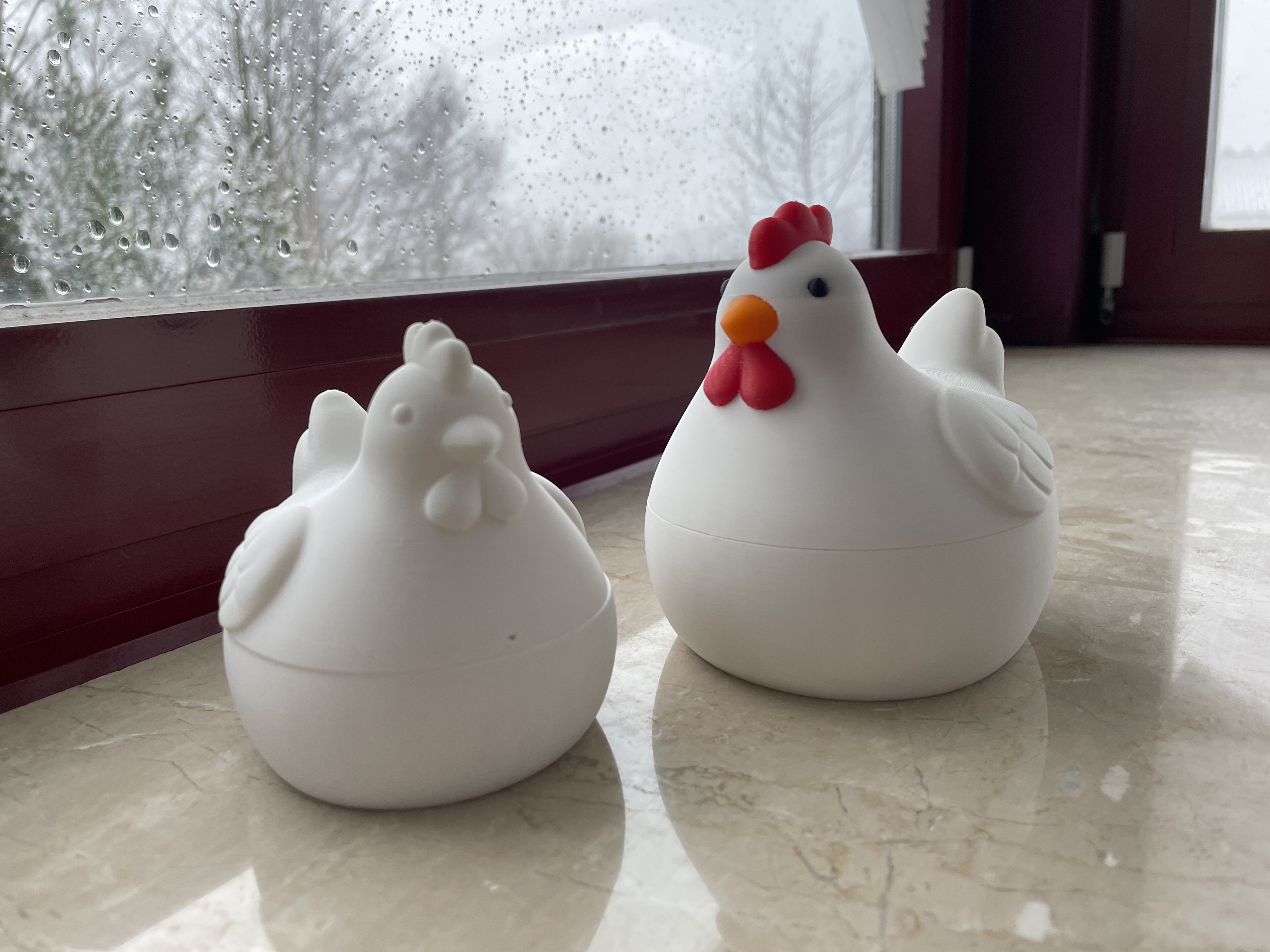Miniatura 1 do modelo 3D Easter Chicken Egg Holder Decor