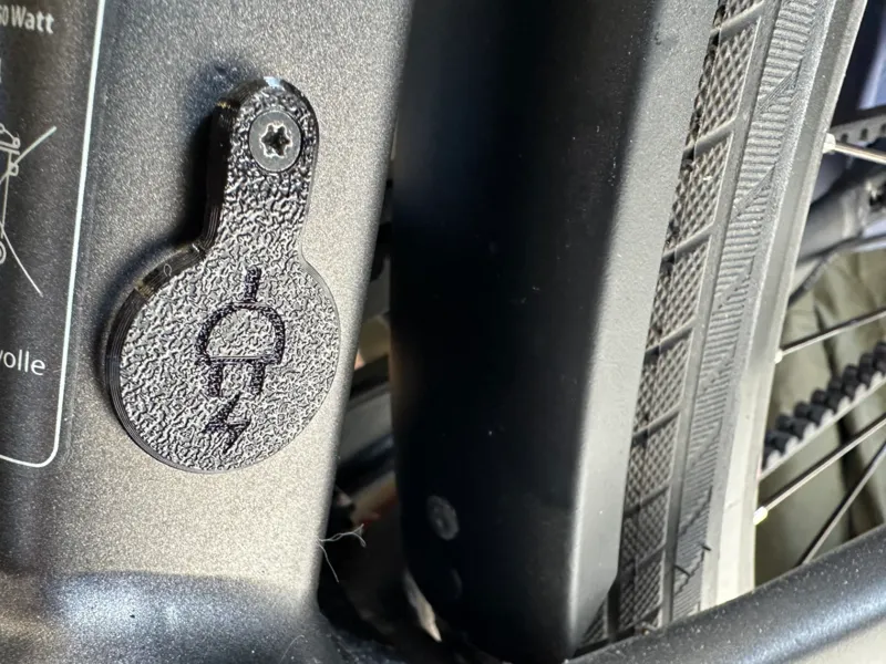 Charging port cap Cortina e-Silento Pro e-bike.