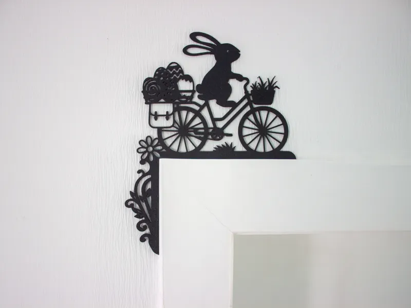 Türrahmendeko - Osterhase auf Fahrrad