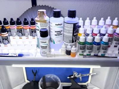 Modular shelf for airbrushing mini booth