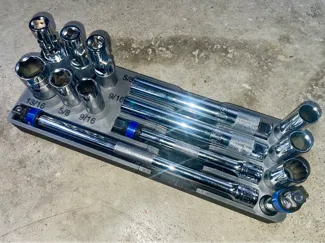 Quinn 3/8 14 Pc Spark Plug Socket Set Organizer