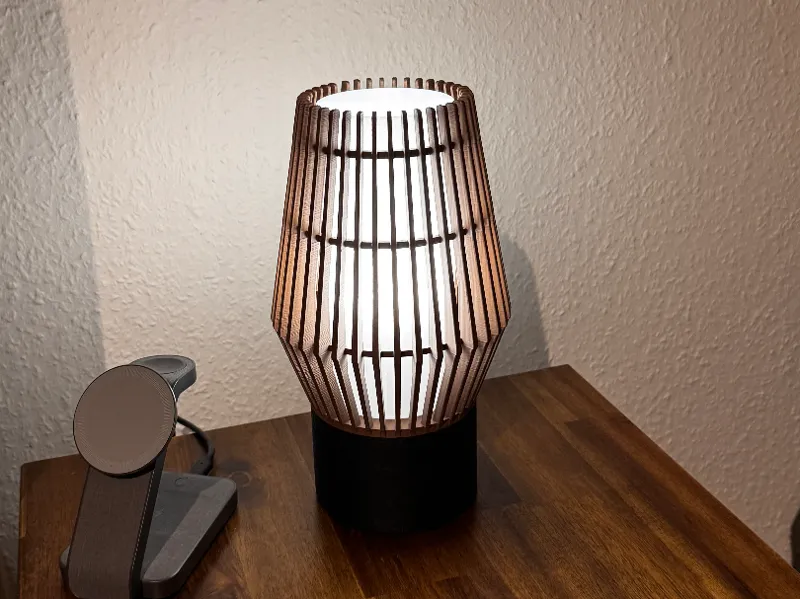 Gerippte Tischlampe