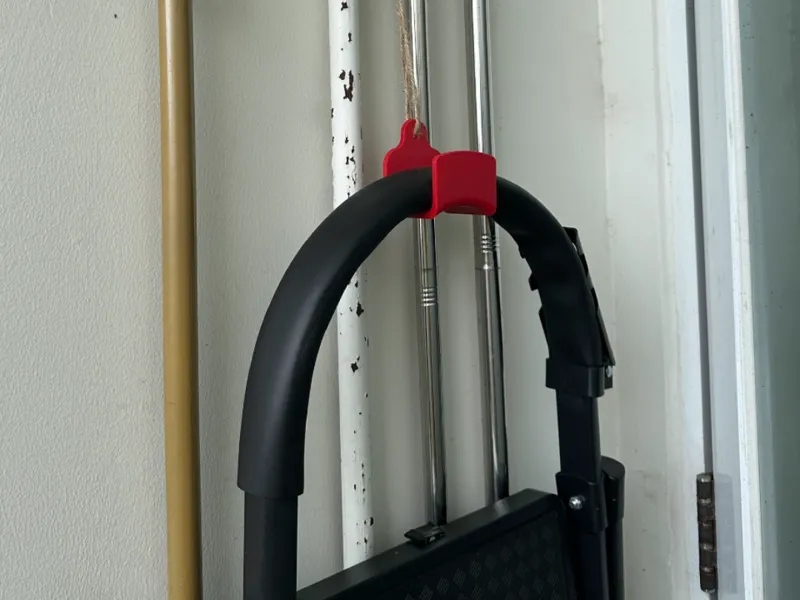 Folding ladder hanger