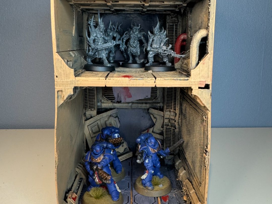 "Boarding part" display book Nook 40K