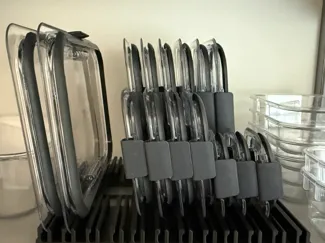 Rubbermaid Brilliance Lidfinity