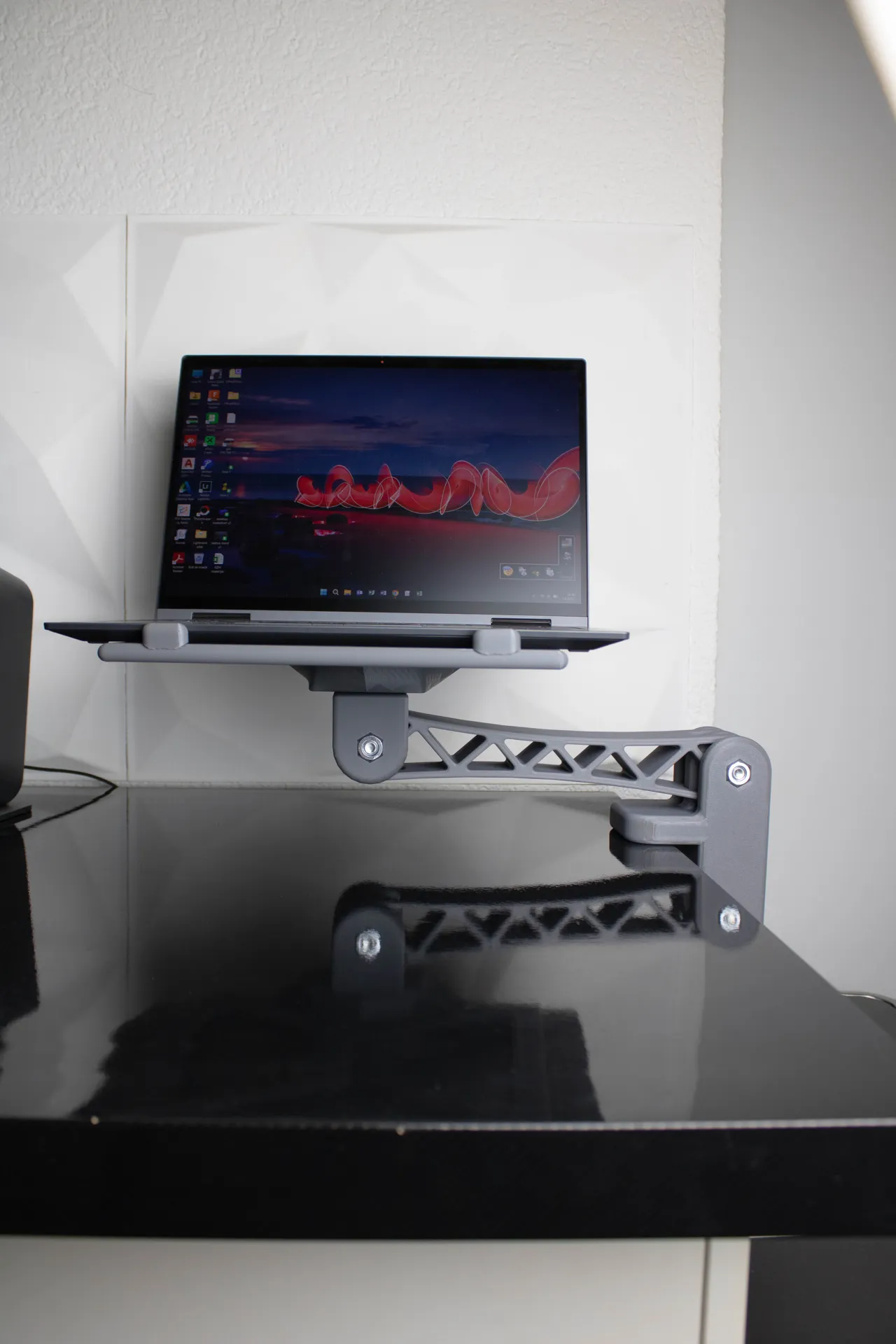 Laptop stand V2 view 4