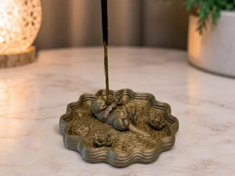 Soporte: Incense Stick Holder – Relaxing Otter Pond — referencia de MakerWorld