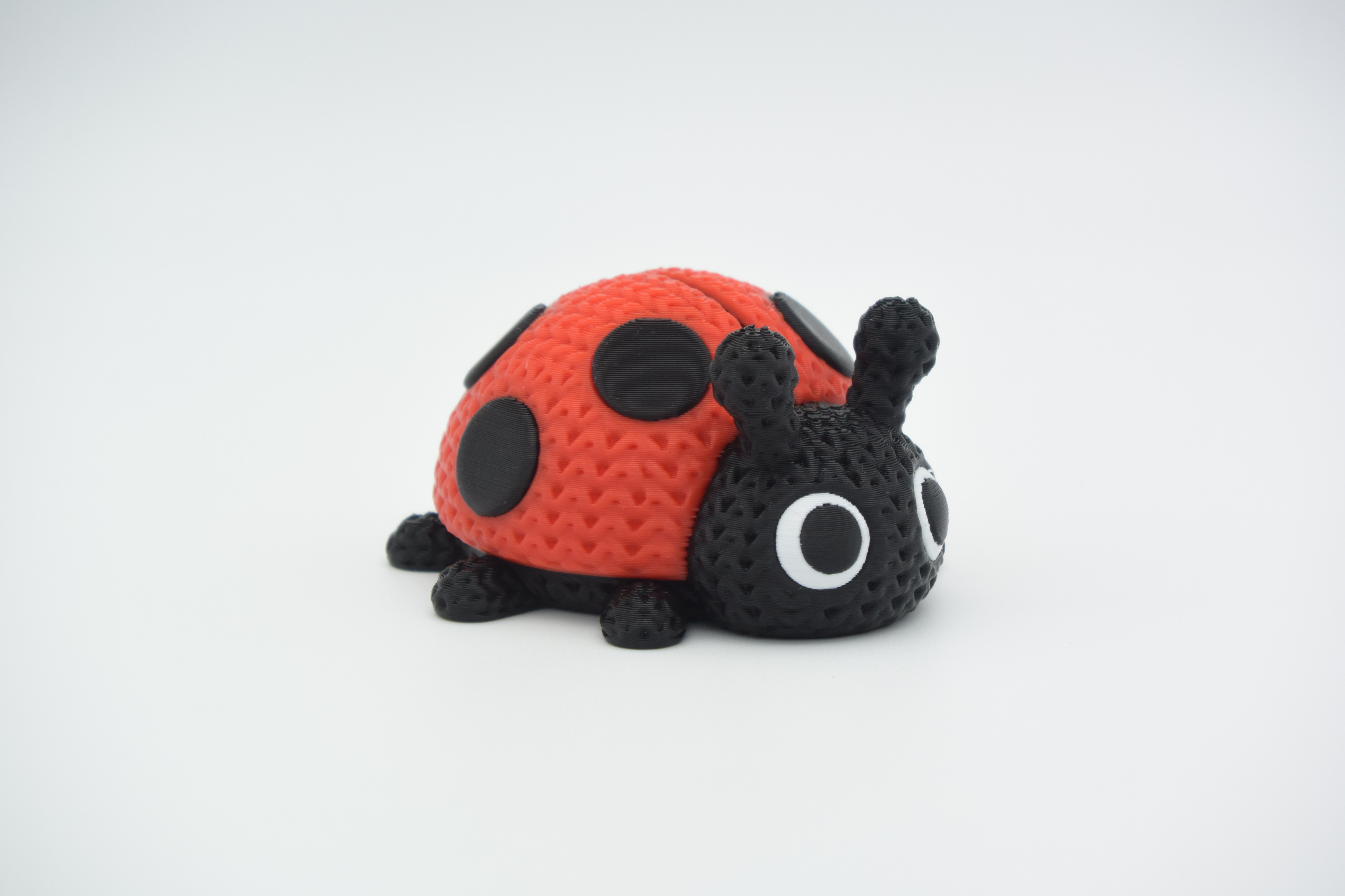 Miniatura 2 do modelo 3D Knitted Ladybug