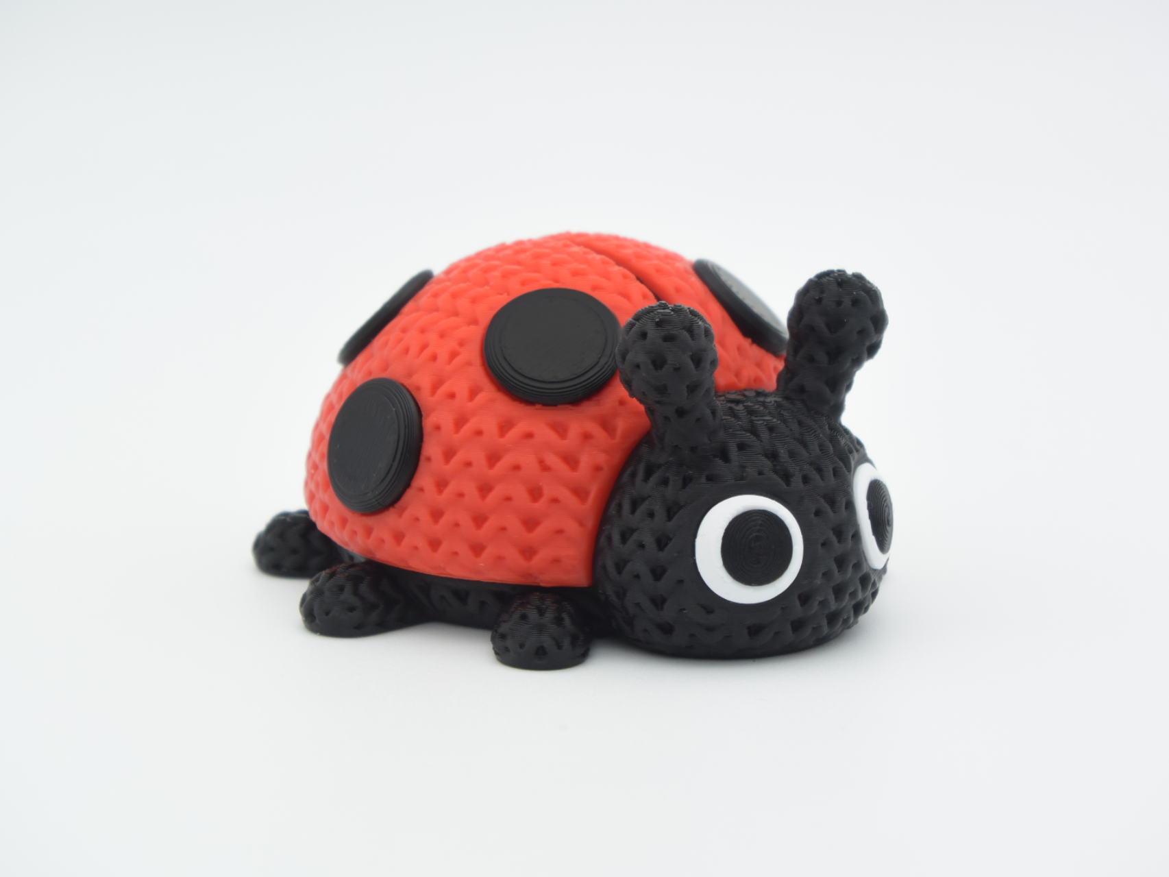 Miniatura 1 do modelo 3D Knitted Ladybug