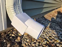 Adaptateur coude 3x4 vers drain 4 pouces pour gouttière — photo 2