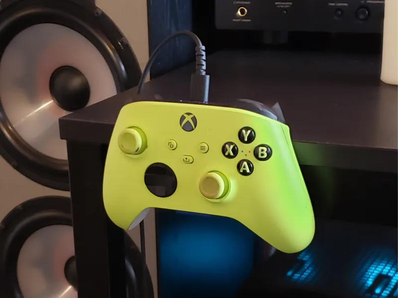 Xbox Controller holder for Ikea Tarendo Table