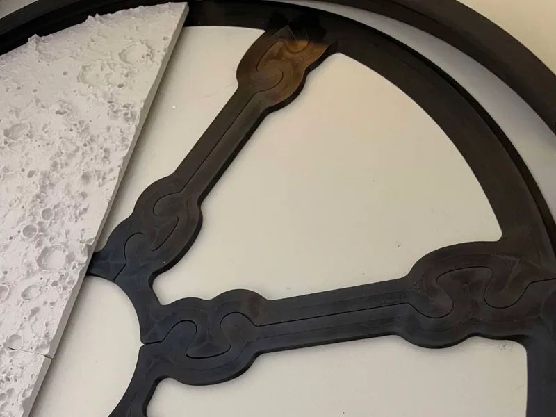 Moon Brace