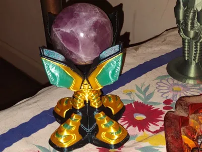 Alien Gem Holder