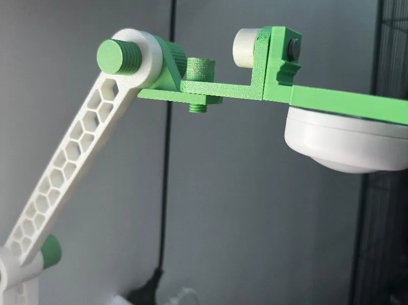extra axis for flex and sturdy phone arm (updated)