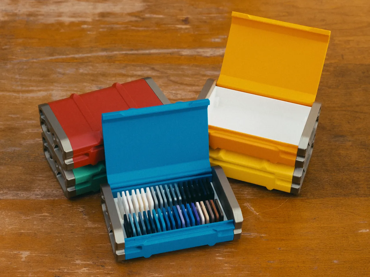 Compact Multi-Use Case in two sizes view 2