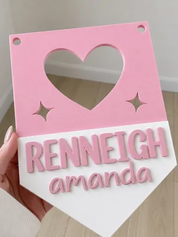 Letrero o emblema decorativo: Personalised Pennant Cut Out Heart Name Plaque — vista de referencia 2