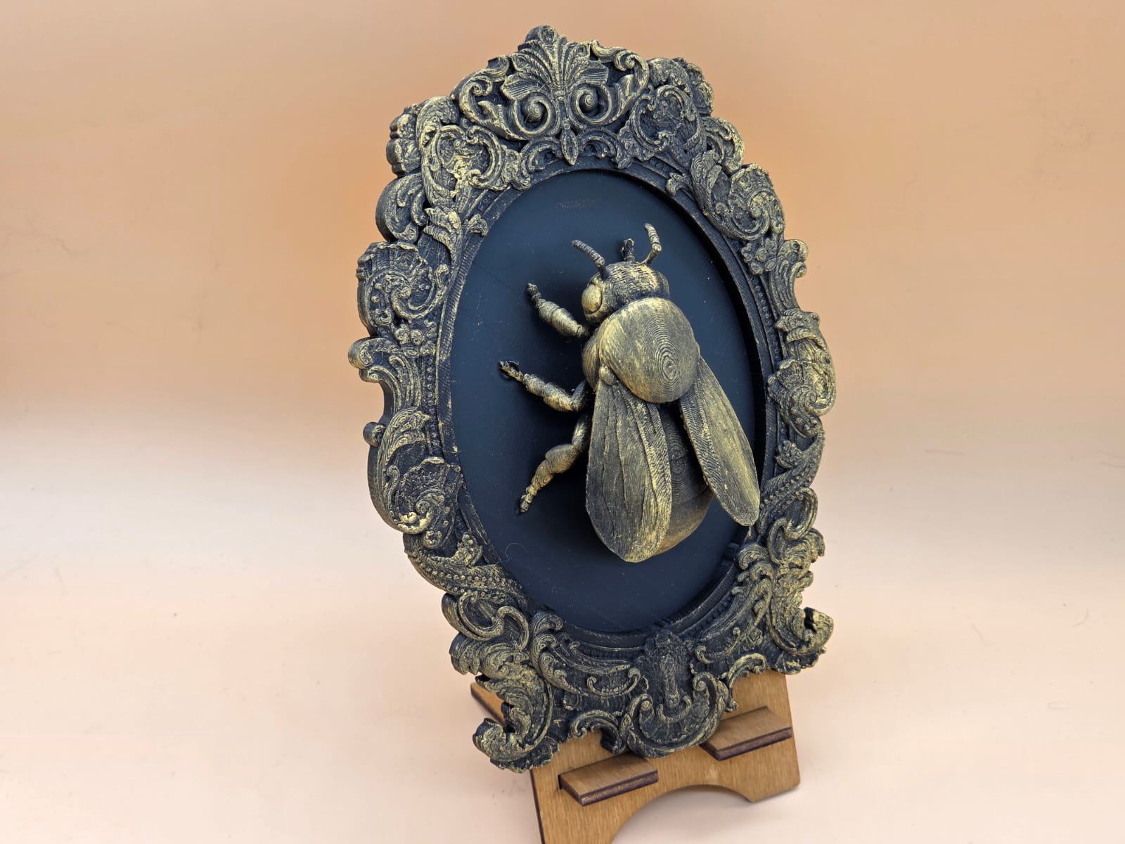 Baroque Bumblebee Frame – Decorative 3D Wall Art