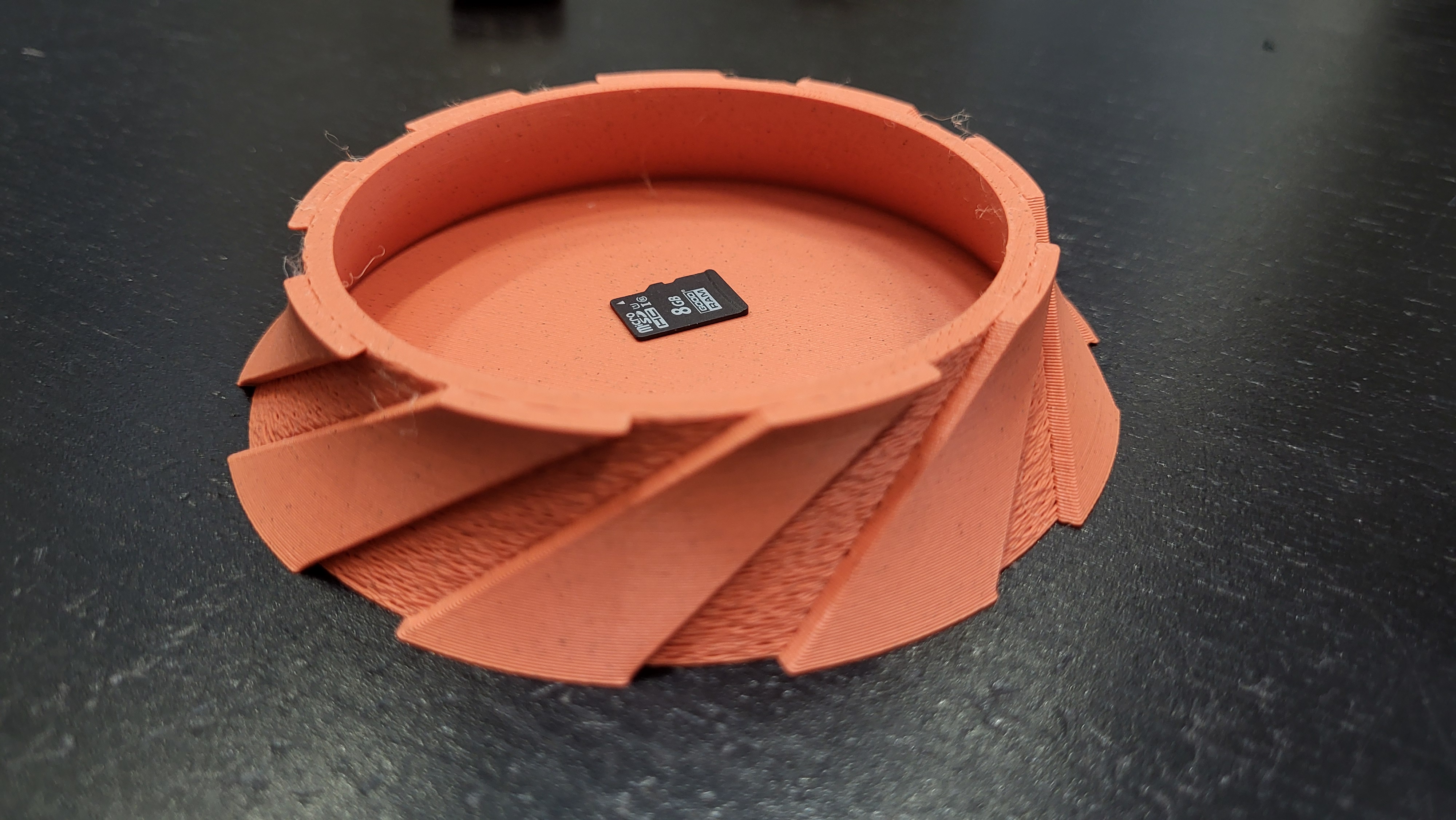 Miniatura 2 do modelo 3D Flat container for little things