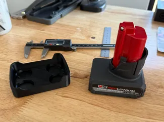 Milwaukee M12 Rubberized 5.0 Battery Magnetic Base