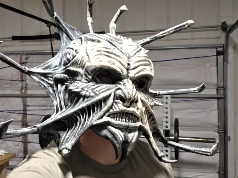 Jeepers Creepers Wearable Mask