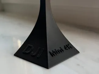 Display stand mini 2/4K with text