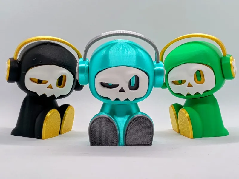 Mr Bone and Sitting Spraycan mashup