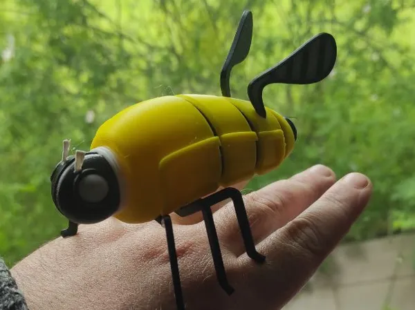 Figurine abeille robot mécanique
